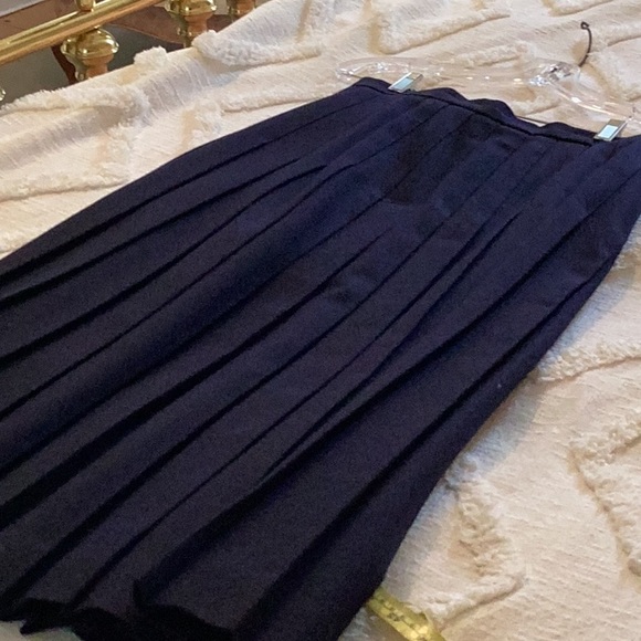 Lands’ End Wool Pleated Skirt - Picture 5 of 9